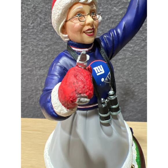 Danbury Mint Dallas Cowboys Mrs Claus 10” Christmas Cheerleader Read - Picture 12 of 12